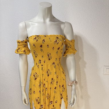 Zauberhaftes Off-Shoulder-Blumenkleid