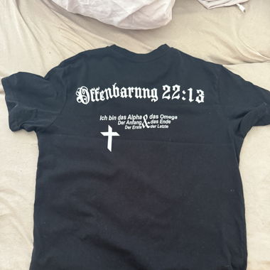 2 Jesus Backprint Shirt zu einem Preis