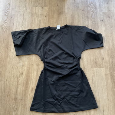 Wolford T-Shirt-Kleid mit Ausschnitt an der Taille