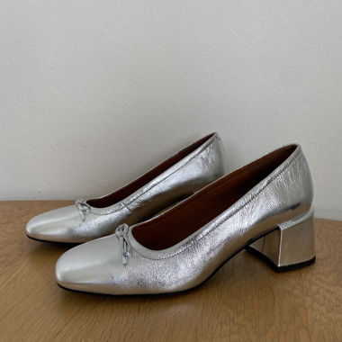 Ballerines en cuir argenté (Vagabond)