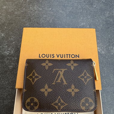 Louis Vuitton Zippy Wallet