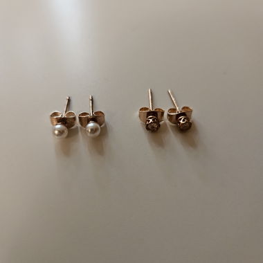 2 paia di orecchini a bottone rosé gold