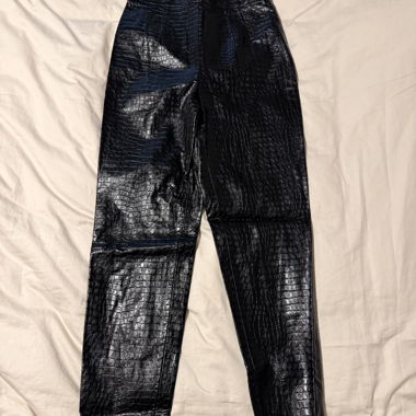 Pantaloni Zara effetto pelle