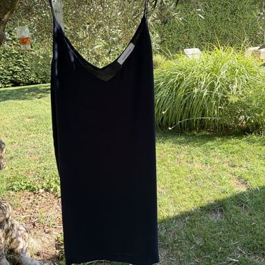 Marineblaue Kleid mit schmalen Trägern von Samsoe