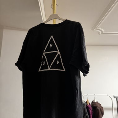 Schwarzes HUF T-Shirt mit Logo