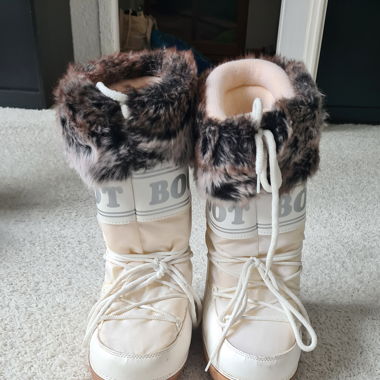 Damen Moonboots Grösse 35-37 selten getragen