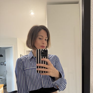 Cropped Blue Shirt