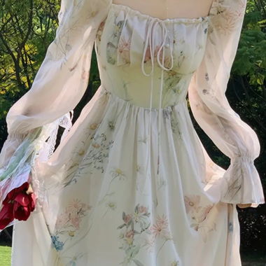 Süsses Kleid mit Blumenmuster