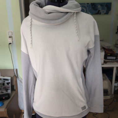 Sweat à capuche en polaire gris et blanc