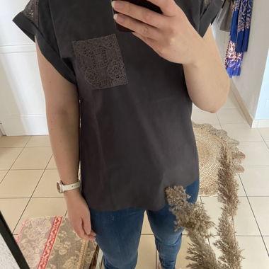 Grey t-shirt with lace back