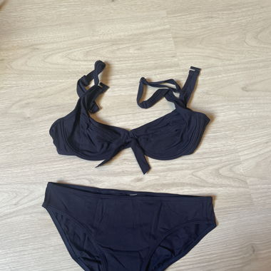 Bikiniset