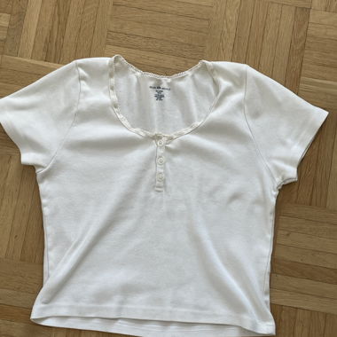 Top button Brandy Melville bianco