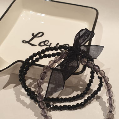 Beaded bracelet set with bow