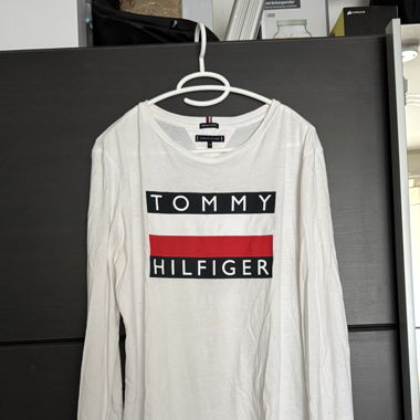 Pull tommy Hilfiger taille enfant