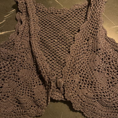 Gilet crocheté brun