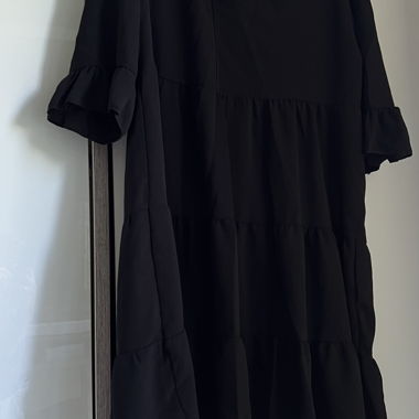 Schwarzes Kurz Sommerkleid