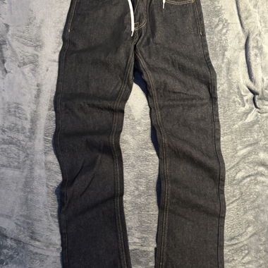 Jeans droits à lavage foncé