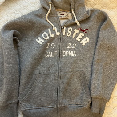 Felpa con cappuccio Hollister grigia