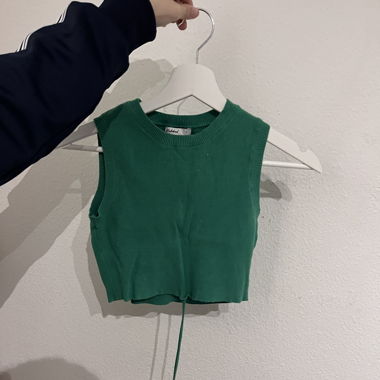Subdued Top
