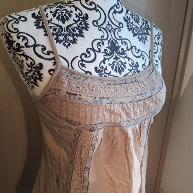 Top en dentelle style coquette