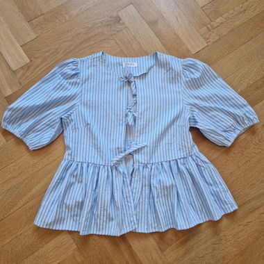 Blusa a righe blu taglia M