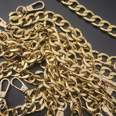 Goldfarbene Kettenriemen
