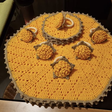 Gelbes Häkeltischdecke