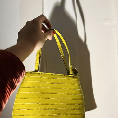 Cute green hand bag with crossbody strap