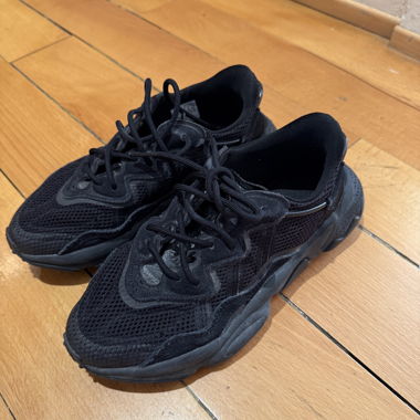 Adidas schwarze Sneakers