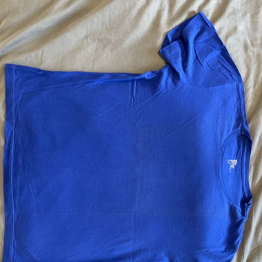 T-shirt bleu