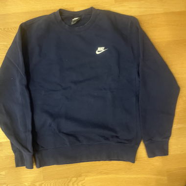 Nike sweatshirt