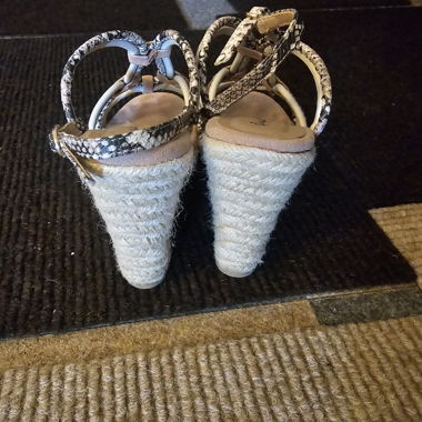 Elegant Heeled Sandals