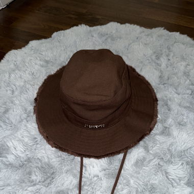 Bob Jacquemus brun foncé