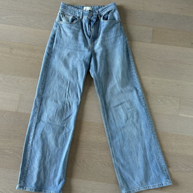 blaue wide leg jeans