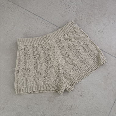 Beige Strick-Shorts Gr. XS NEU