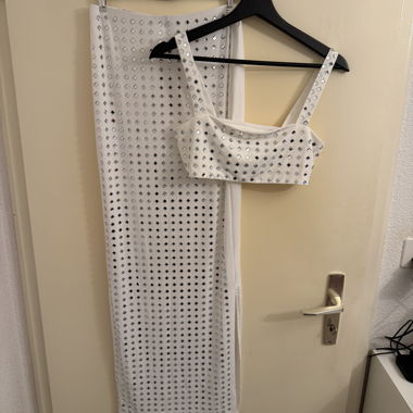Ensemble top et jupe pailletée