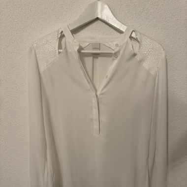 Weisse Bluse