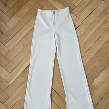 Pantalone in tessuto crema Stradivarius EUR 38