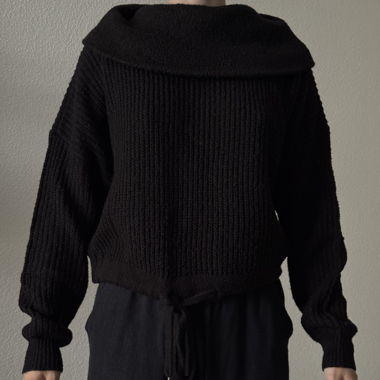 Schwarzer Strickpullover