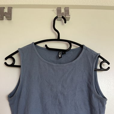 Hellblaues Crop Top