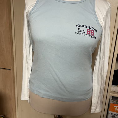 Hellblaues Tank Top