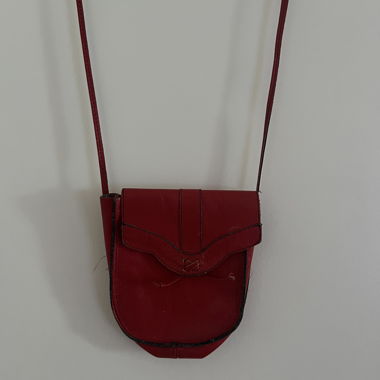 Sac à bandoulière en cuir rouge avec bandoulière