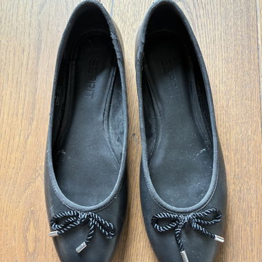 New Esprit Ballerinas