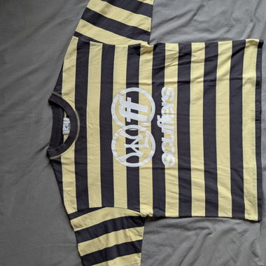 T-shirt Scuffers