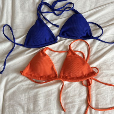 Bikini triangle côtelé