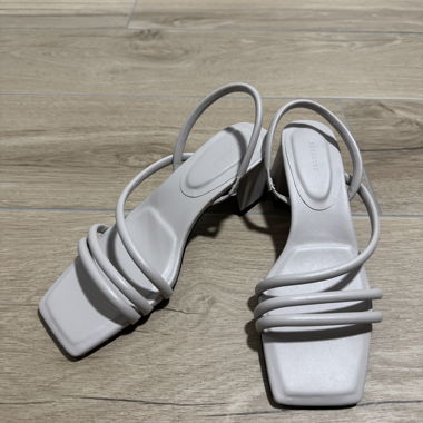 Scarpe con tacco