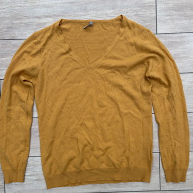 Maglione scollo a V giallo senape