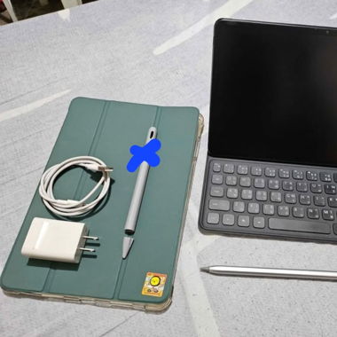 HUAWEI MATEPAD 11 WITH PEN AND KEYBOARD