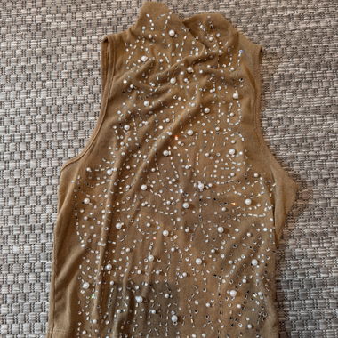 Top in maglia con perle