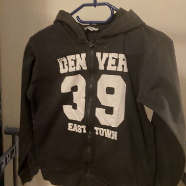 Hooded Sweater Size S. Gioco Club.